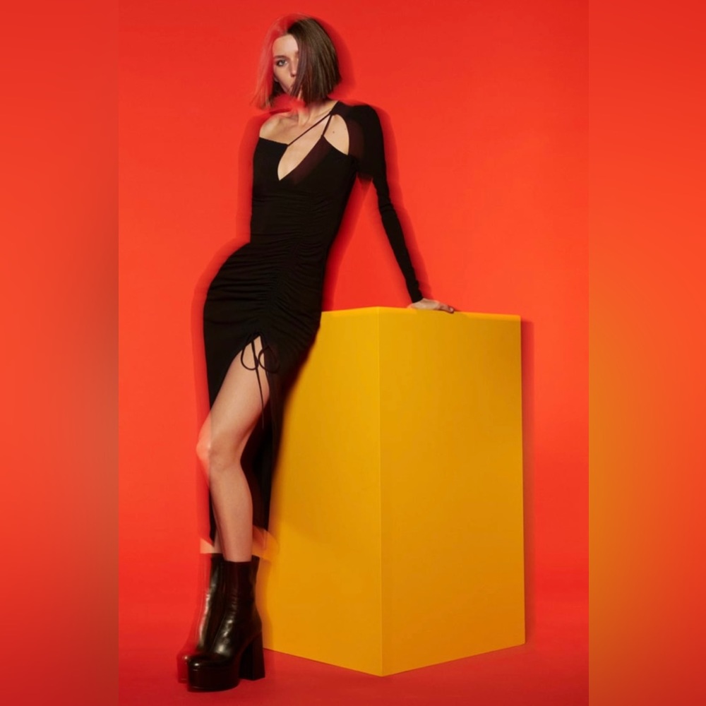 GATHERED ASYMMETRIC NECK MIDI DRESS-Medium